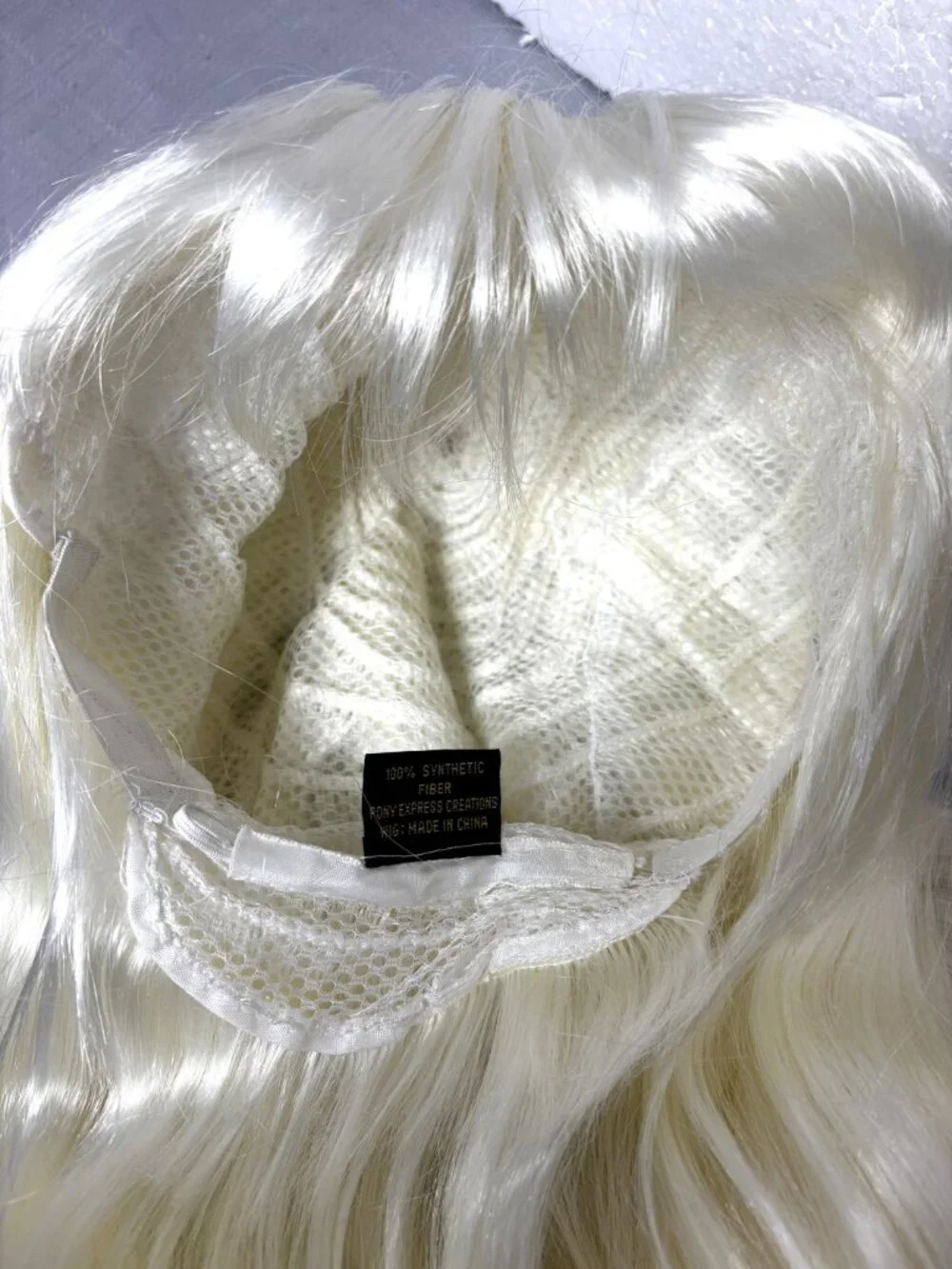 Pony Express 24” Long Platinum Blonde  Straight Wig w/ Bangs  New Old Stock Y2K